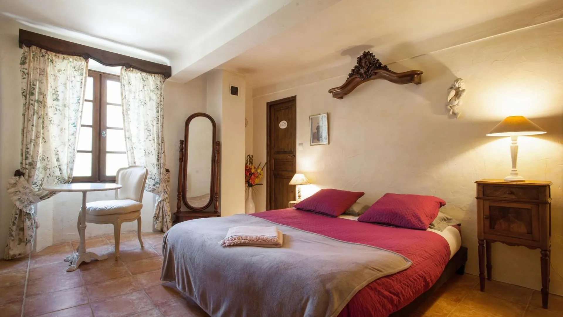 Hotel La Bastide Des Pins 3*, La Bastide (Var) Frankreich